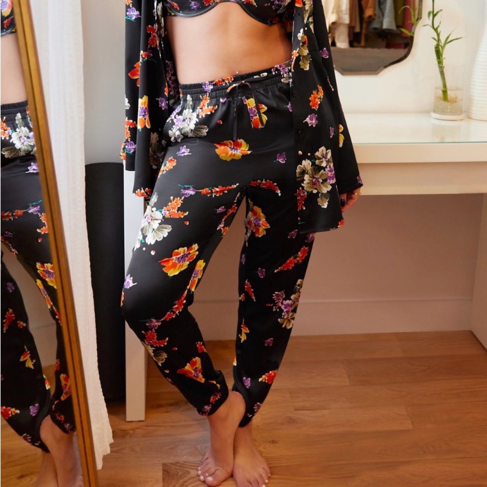 Savage X Fenty Night Blooms Satin Sleep Pant M Jogger Style Black‎ Floral Casual